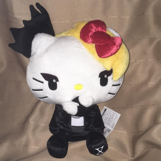 サンリオ(サンリオ)のYOSHIKITTY BIGぬいぐるみ エンタメ/ホビーのタレントグッズ(ミュージシャン)の商品写真