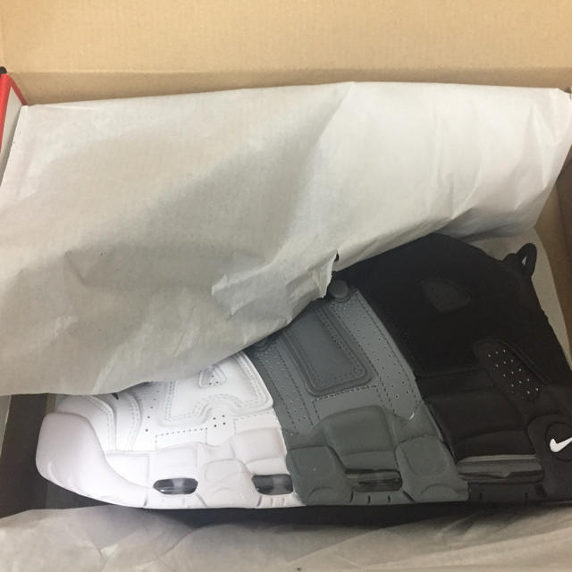 28込みNIKE AIR MORE UPTEMPO Tri-Color モアテン靴/シューズ