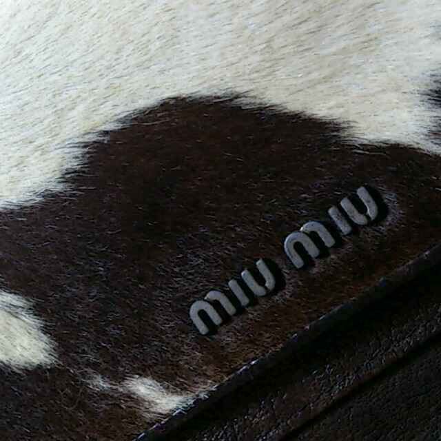 miumiu ハラコ財布