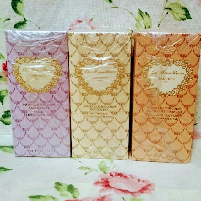 Les Merveilleuses LADUREE(レメルヴェイユーズラデュレ)の☆めっこりーぬ様専用☆新品未使用☆2700円☆ラデュレ☆リキッドボディソープ☆ コスメ/美容のボディケア(ボディソープ/石鹸)の商品写真