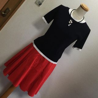 トミーヒルフィガー(TOMMY HILFIGER)のトミーヒルフィガー 真っ赤なスカート S 新品！！(ひざ丈スカート)