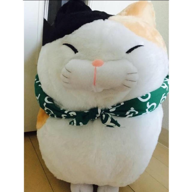 大きいな猫のぬいぐるみ 可愛い猫 ソファーのぬいぐるみの通販 By Mayachan S Shop ラクマ