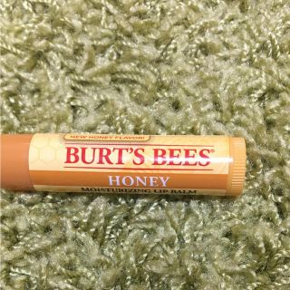 バーツビーズ(BURT'S BEES)の【新品】BURT'S BEES リップ♫バーツビーツ HONEY(リップケア/リップクリーム)