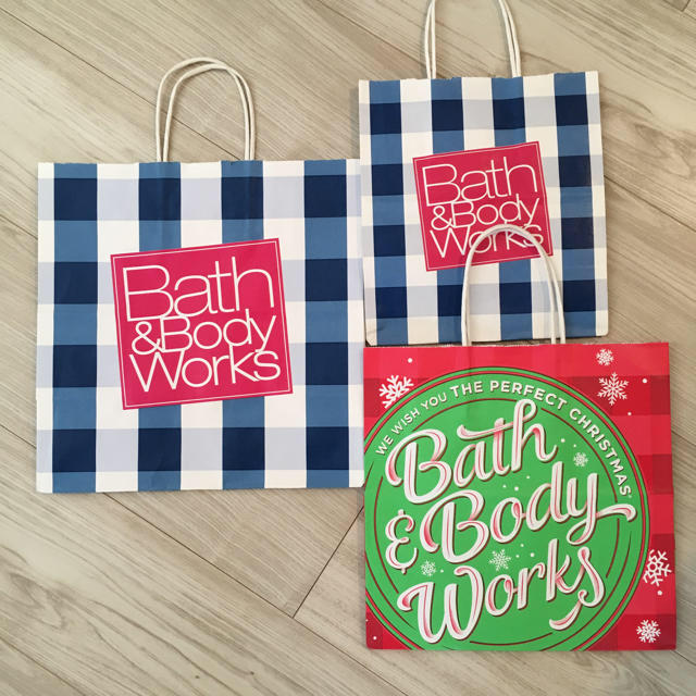 Bath & Body Works(バスアンドボディーワークス)のBath & Body Works ショップ袋3枚 レディースのバッグ(ショップ袋)の商品写真