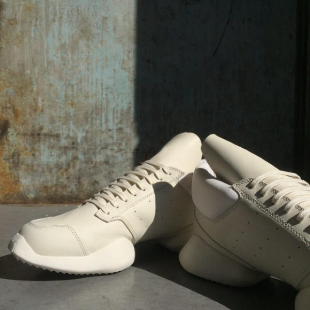 adidas(アディダス)の専用 メンズの靴/シューズ(スニーカー)の商品写真