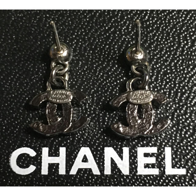 CHANEL(シャネル)のCHANEL シャネル ピアス マルチカラー  ガンメタ レディースのアクセサリー(ピアス)の商品写真