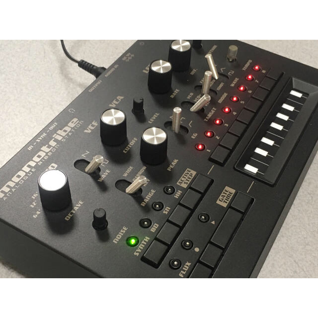 KORG(コルグ)のKORG monotribe シンセサイザー 楽器の鍵盤楽器(キーボード/シンセサイザー)の商品写真