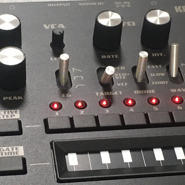 KORG(コルグ)のKORG monotribe シンセサイザー 楽器の鍵盤楽器(キーボード/シンセサイザー)の商品写真