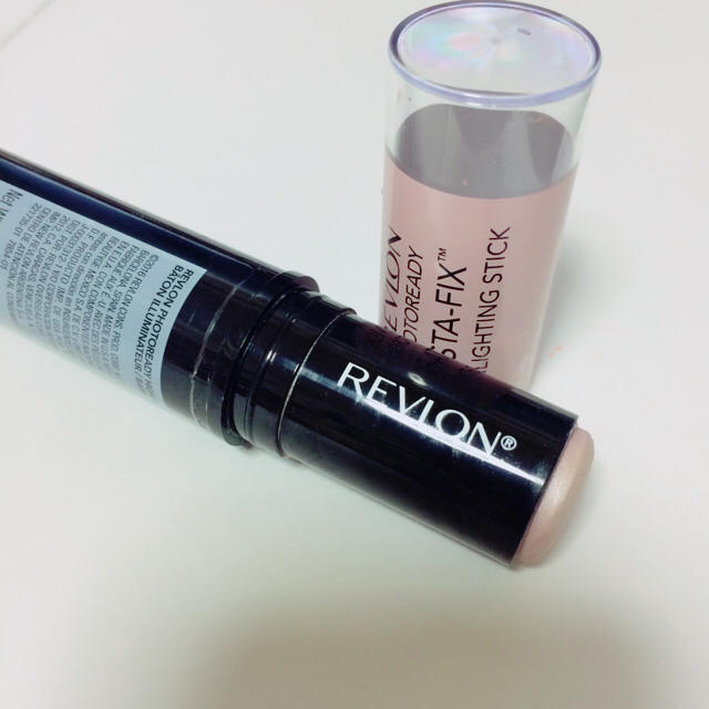 REVLON(レブロン)のレブロン フォトレディ インスタフィクス 200 ピンクライト コスメ/美容のベースメイク/化粧品(フェイスカラー)の商品写真