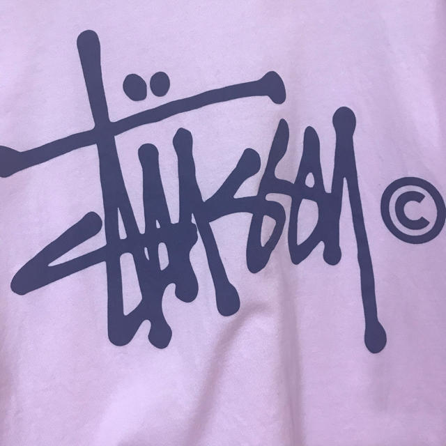 STUSSY(ステューシー)の《STUSSY》ピンクTシャツ 正規品 レディースのトップス(Tシャツ(半袖/袖なし))の商品写真