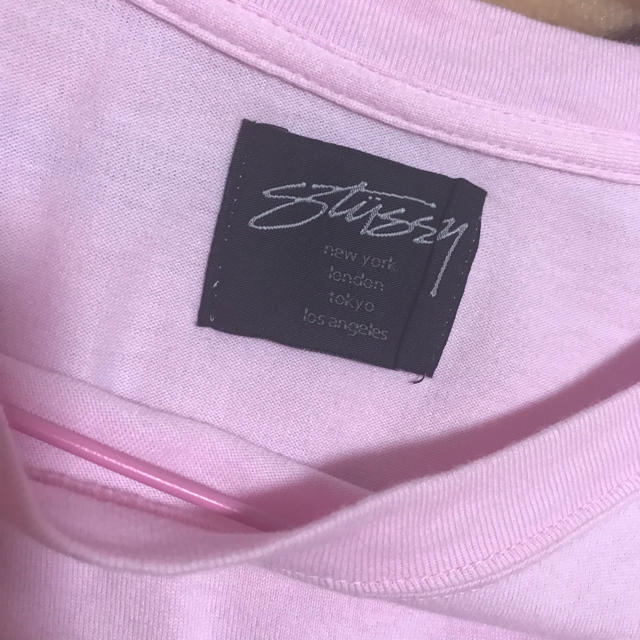 STUSSY(ステューシー)の《STUSSY》ピンクTシャツ 正規品 レディースのトップス(Tシャツ(半袖/袖なし))の商品写真