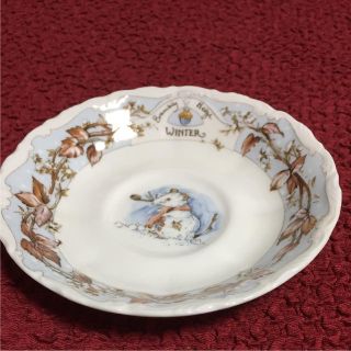 ロイヤルドルトン(Royal Doulton)のロイヤルドルトン  ウィンターのソーサー新品未使用(食器)