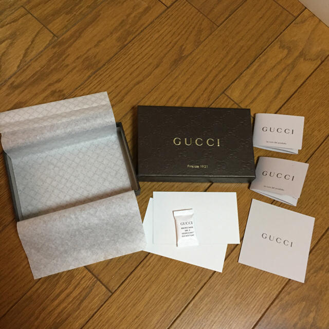 Gucci(グッチ)のさぁぽん❤️様専用！！GUCCIグッチ空箱2つセット財布革製品 レディースのバッグ(ショップ袋)の商品写真