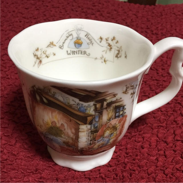 Royal Doulton(ロイヤルドルトン)の専用2品ロイヤルドルトン マグカップ&オータムカップ インテリア/住まい/日用品のキッチン/食器(食器)の商品写真