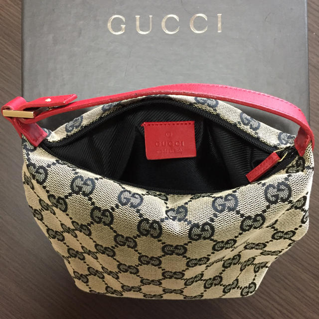 Gucci(グッチ)のGUCCI アクセサリーポーチ レディースのファッション小物(ポーチ)の商品写真