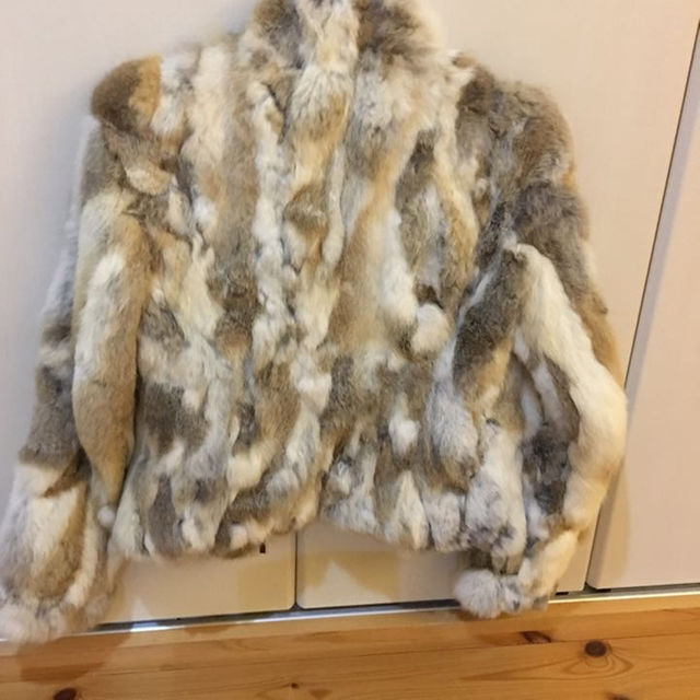M-premier(エムプルミエ)のMプルミエ ラビット毛皮 レディースのジャケット/アウター(毛皮/ファーコート)の商品写真