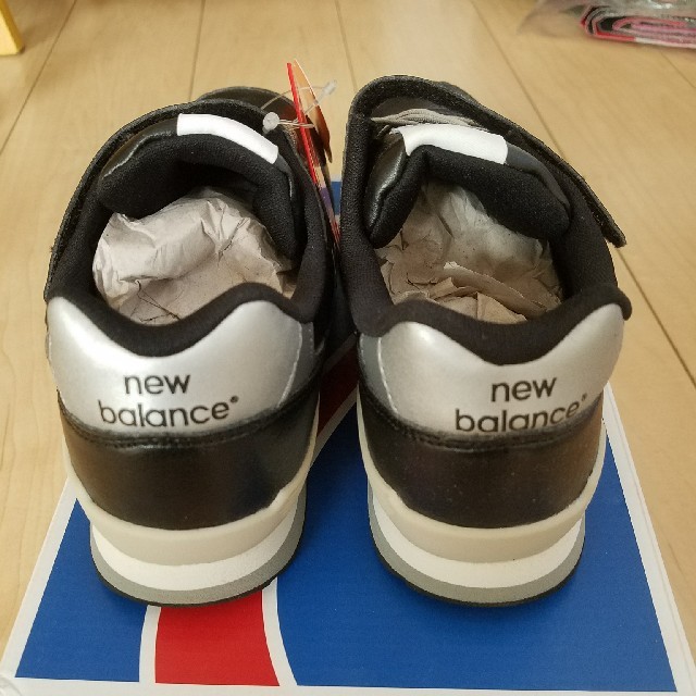 New Balance(ニューバランス)のyuuu様専用　ニューバランス　スニーカー　キッズ　23.0 キッズ/ベビー/マタニティのキッズ靴/シューズ(15cm~)(スニーカー)の商品写真