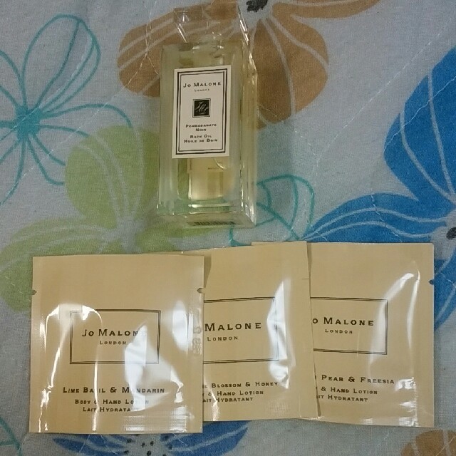 Jo Malone(ジョーマローン)の【もちこ様専用】JO MALONEのバスオイル･ローション コスメ/美容のボディケア(入浴剤/バスソルト)の商品写真