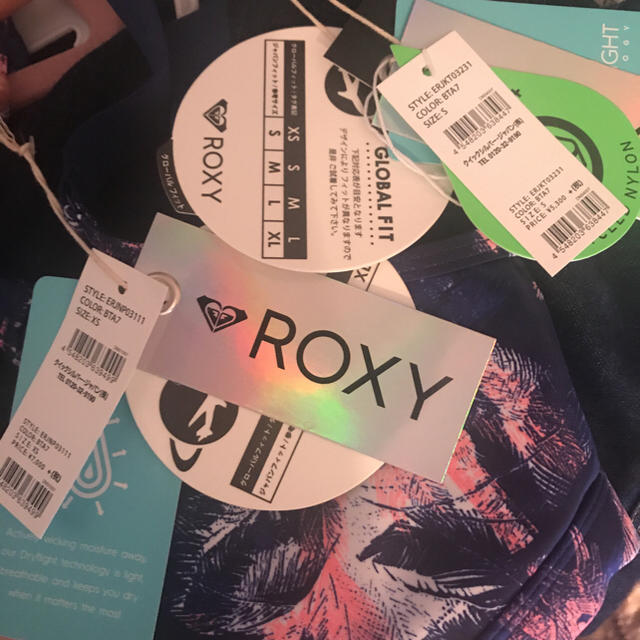 Roxy(ロキシー)のROXY 今季完売 新品未使用 スポーツ/アウトドアのランニング(ウェア)の商品写真