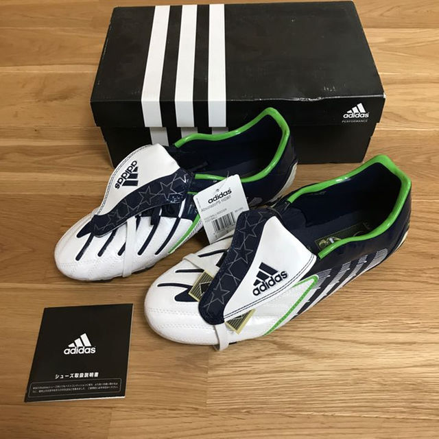 adidas(アディダス)のハル様専用adidas 新品未使用のサッカー/フットサル用シューズ 27.5セン メンズの靴/シューズ(その他)の商品写真