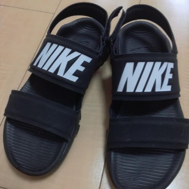 NIKE(ナイキ)のNIKE サンダル　黒 レディースの靴/シューズ(サンダル)の商品写真