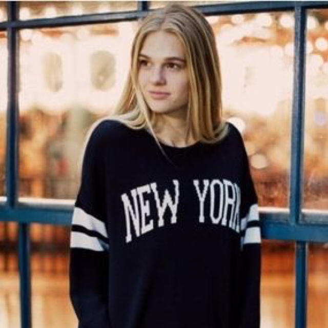 Brandy Melville(ブランディーメルビル)のBrandy Melville NEW YORKセーター レディースのトップス(ニット/セーター)の商品写真