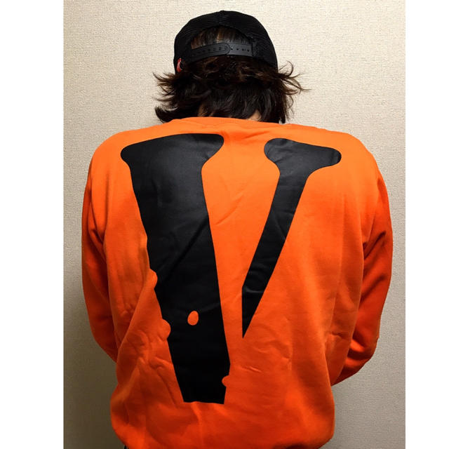 OFF-WHITE(オフホワイト)の即完売商品! Vlone×off white トレーナー スウェット パーカー メンズのトップス(スウェット)の商品写真