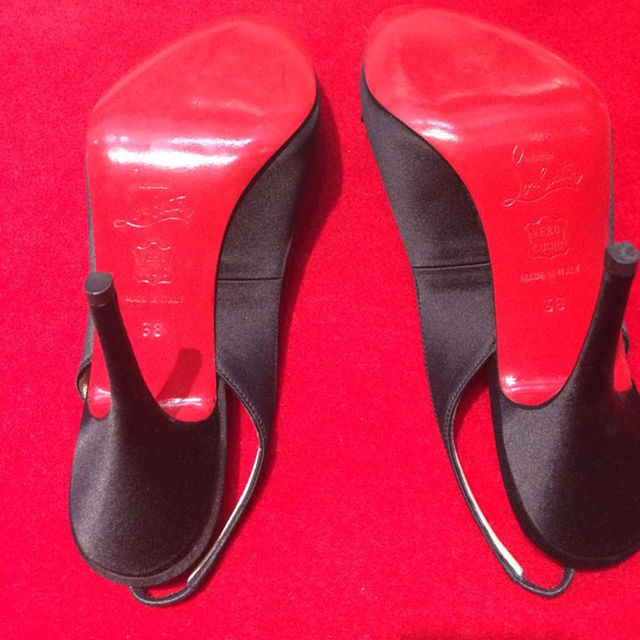 Christian Louboutin(クリスチャンルブタン)の✨jnv8様専用✨Christian Louboutin✨ レディースの靴/シューズ(サンダル)の商品写真