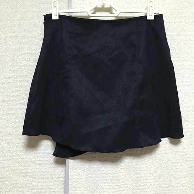 CECIL McBEE(セシルマクビー)の❤️新品タグ付き・CECIL McBEE・スウェード ミニスカート(S) レディースのスカート(ミニスカート)の商品写真