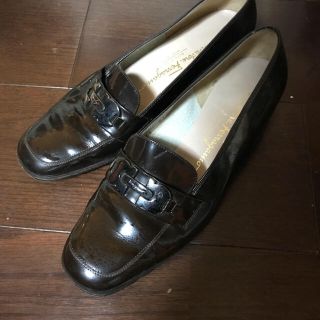 サルヴァトーレフェラガモ(Salvatore Ferragamo)のフェラガモ靴(ローファー/革靴)