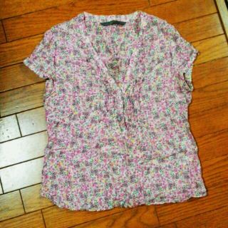 ザラ(ZARA)のZARA♡小花柄シャツ(シャツ/ブラウス(半袖/袖なし))