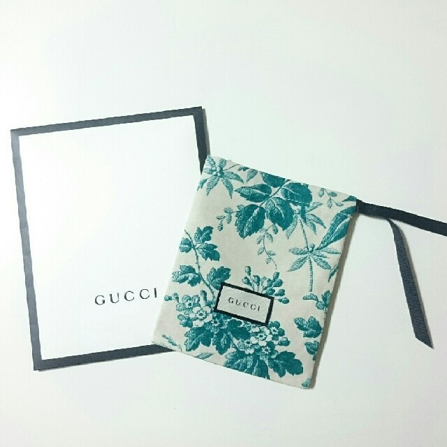 Gucci(グッチ)の新品未使用 GUCCI グッチ ノベルティ 巾着 ポーチ レディースのファッション小物(ポーチ)の商品写真