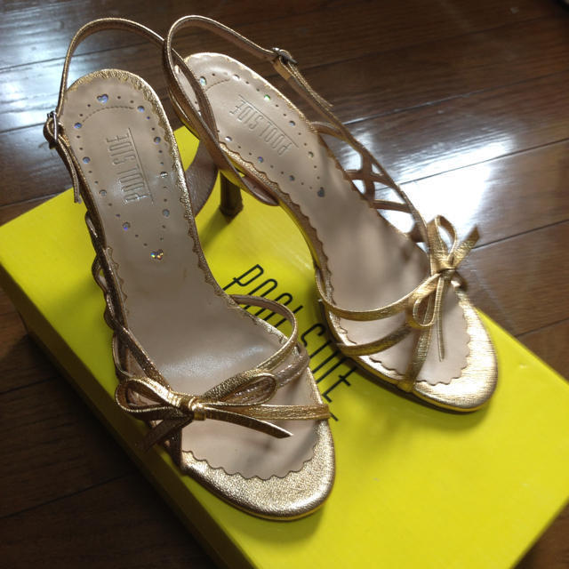POOL SIDE(プールサイド)のお値下げ☆ピンクゴールドサンダル レディースの靴/シューズ(サンダル)の商品写真