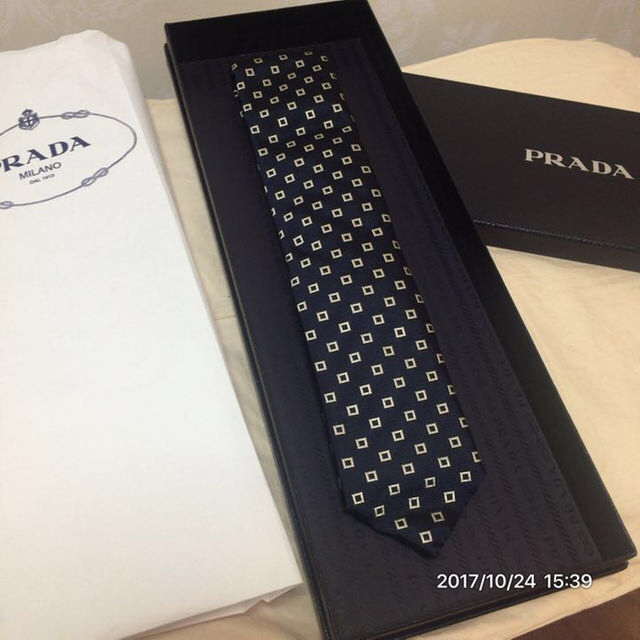 PRADA(プラダ)の【しゅう様専用】PRADA ネクタイ 未使用！送料込！ メンズのファッション小物(ネクタイ)の商品写真