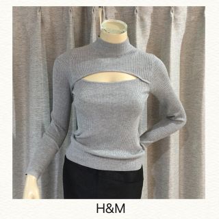 エイチアンドエム(H&M)のH&M◆グレー胸見えプチタートル長袖リブニット セーター(ニット/セーター)