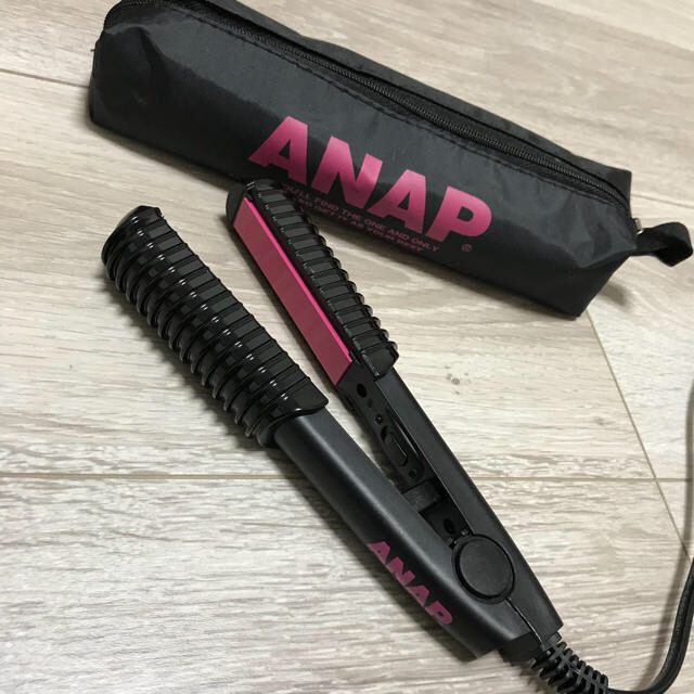 ANAP(アナップ)のチョコレート 様専用 スマホ/家電/カメラの美容/健康(ヘアアイロン)の商品写真