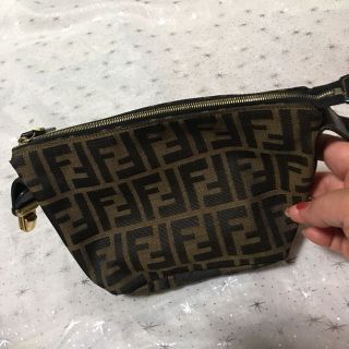 FENDI - 限定お値下げ中❗️フェンディ ズッカ柄ポーチの通販 by