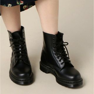 確約済【1回のみ着用超美品】Dr. Martens MONO 8アイレットブーツ