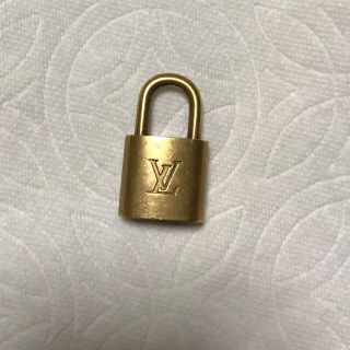 ルイヴィトン(LOUIS VUITTON)のLOUIS VUITTON 鍵 カデナ キー 南京錠鍵無し(キーホルダー)