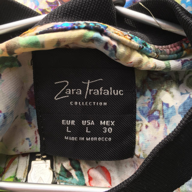 ZARA(ザラ)のZARA 花柄ジャケット Lサイズ レディースのジャケット/アウター(テーラードジャケット)の商品写真
