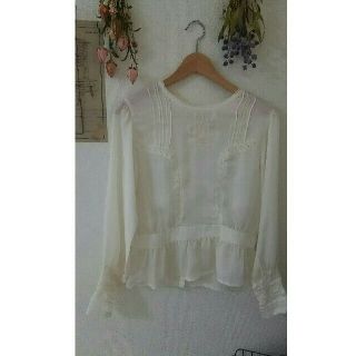 ガニーサックス(GUNNE SAX)の【美品】レース ペプラムブラウス(シャツ/ブラウス(長袖/七分))