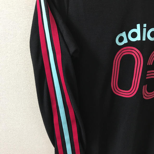 adidas(アディダス)の美品☆アディダス☆長袖☆Ｔシャツ☆レディース☆Mサイズ☆黒 レディースのトップス(Tシャツ(長袖/七分))の商品写真