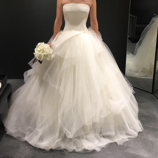 Vera Wang(ヴェラウォン)の【am22様専用】正規店購入 vera wang nora サイズ0 レディースのフォーマル/ドレス(ウェディングドレス)の商品写真