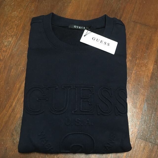 GUESS - guess トレーナー 新品未使用 エンボスの通販 by TWD's shop｜ゲスならラクマ