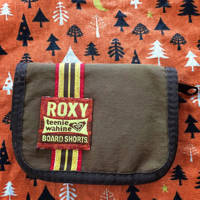 Roxy(ロキシー)のミーちゃま専用❤️ロキシー ROYY 二つ折りジップ型財布 レディースのファッション小物(財布)の商品写真