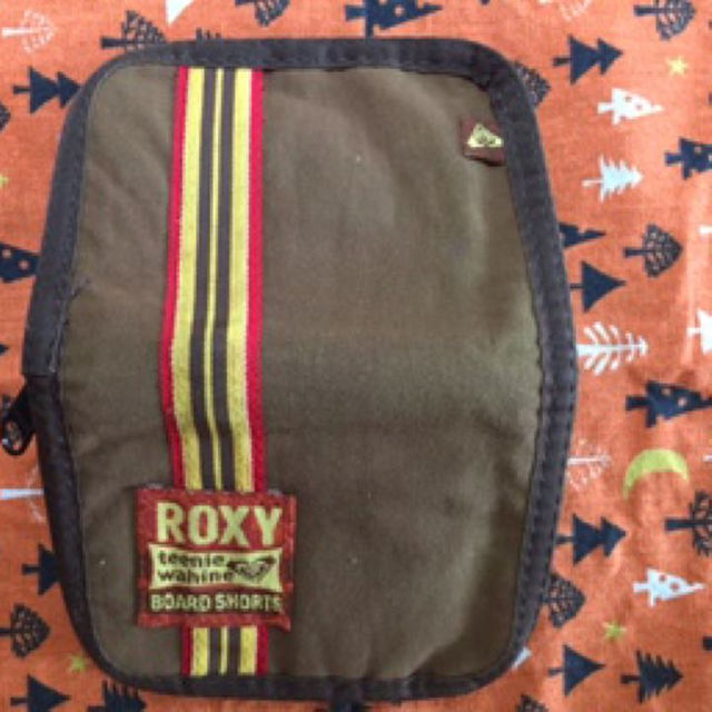 Roxy(ロキシー)のミーちゃま専用❤️ロキシー ROYY 二つ折りジップ型財布 レディースのファッション小物(財布)の商品写真