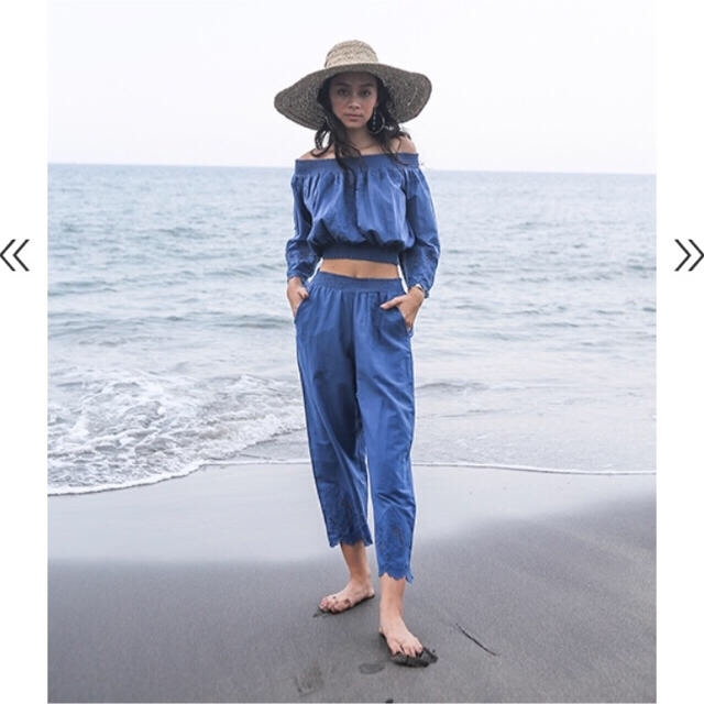 ALEXIA STAM(アリシアスタン)のEmbroidery Wide-Leg Pants Blue レディースのパンツ(カジュアルパンツ)の商品写真