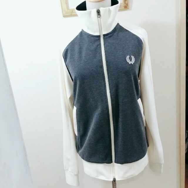 FRED PERRY(フレッドペリー)のフレッド・ペリー　ジャージ上　メンズS メンズのトップス(ジャージ)の商品写真