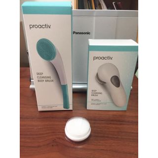 プロアクティブ(proactiv)の【新品・未使用】プロアクティブプラス 洗顔ブラシとボディブラシのセット(その他)