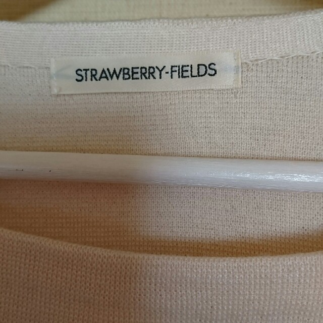 STRAWBERRY-FIELDS(ストロベリーフィールズ)の最終お値下げ【未使用】ストロベリーフィールズパールバラ刺繍ニット レディースのトップス(ニット/セーター)の商品写真